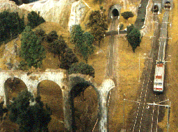 Veduta dell'acquedotto romano e della linea veloce - 53Kb